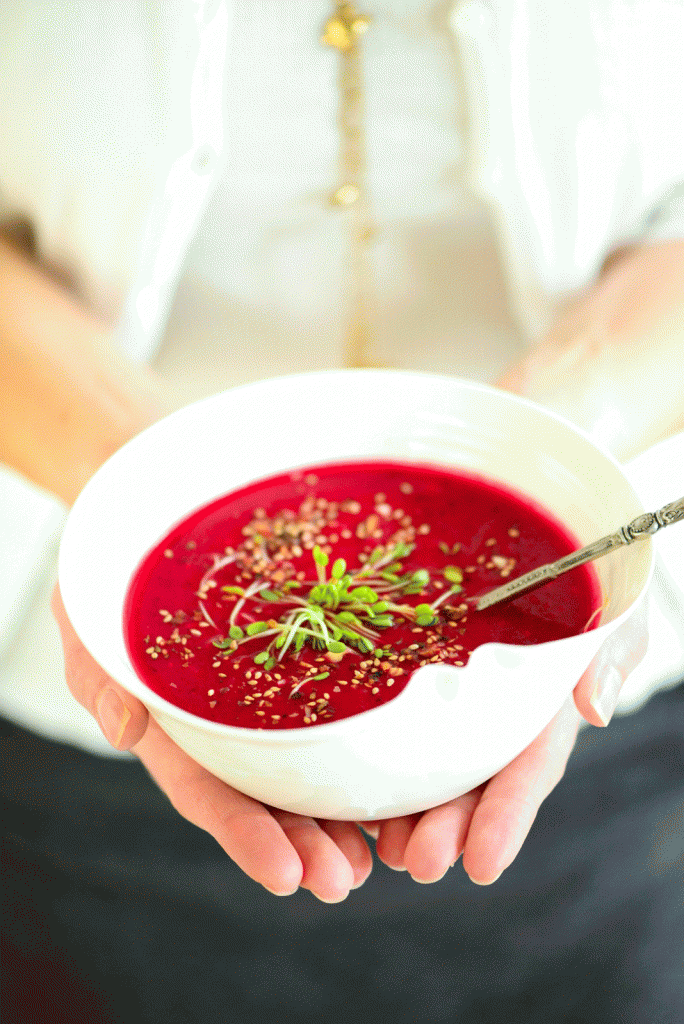 Spiser Roe sidste udkald til rødderne – rodfrugtsuppe med spirer og drys ...